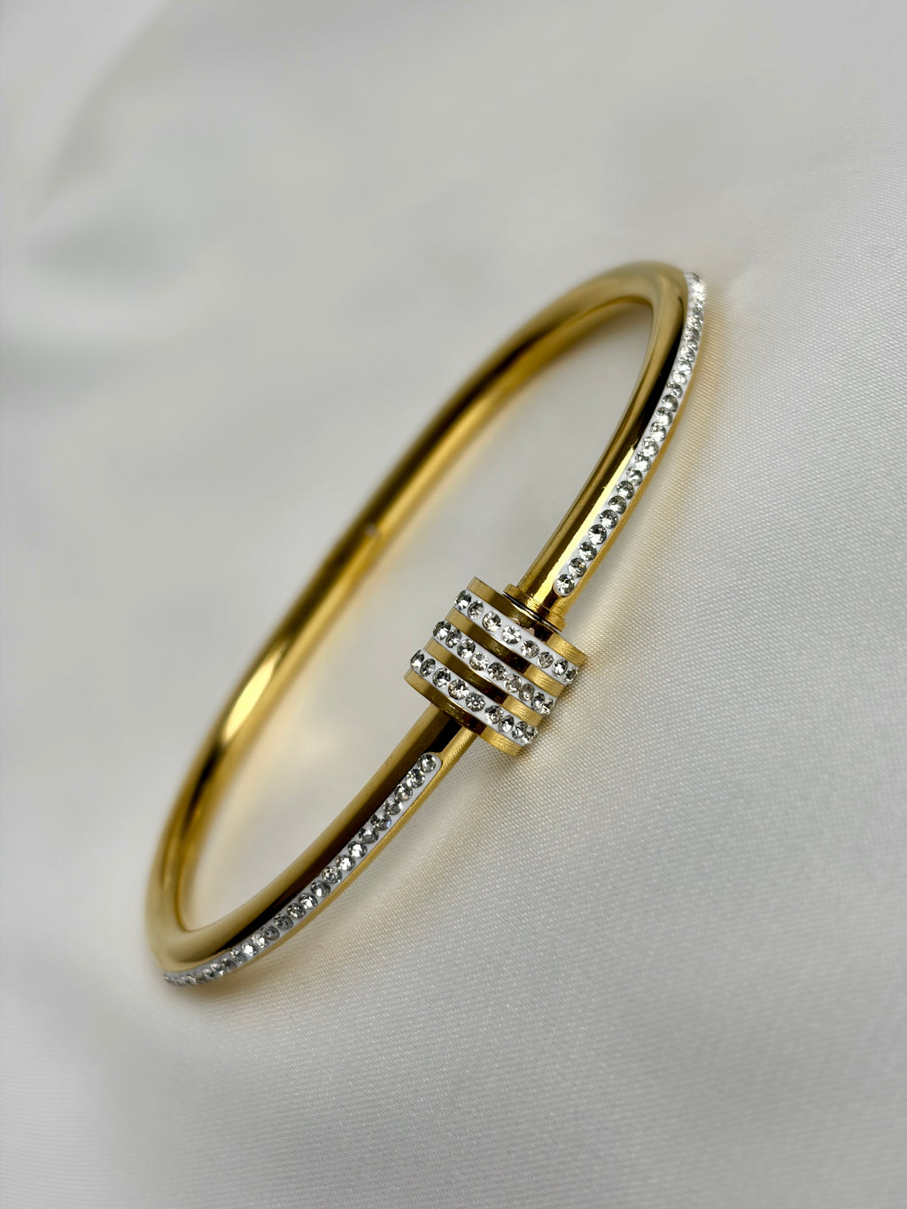 The Aurelia Interlock Bracelet