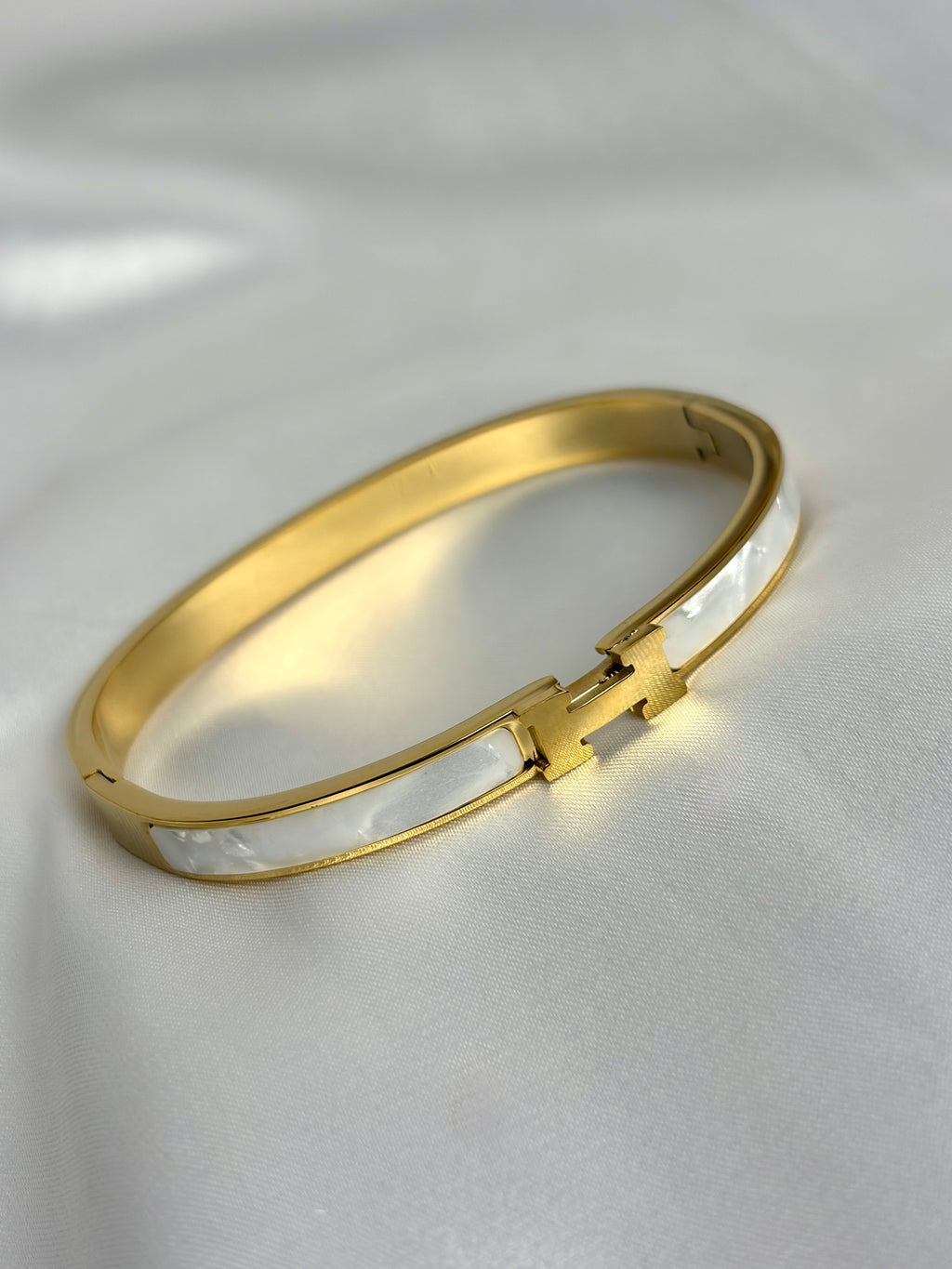 The Opaline H Bracelet - Gold