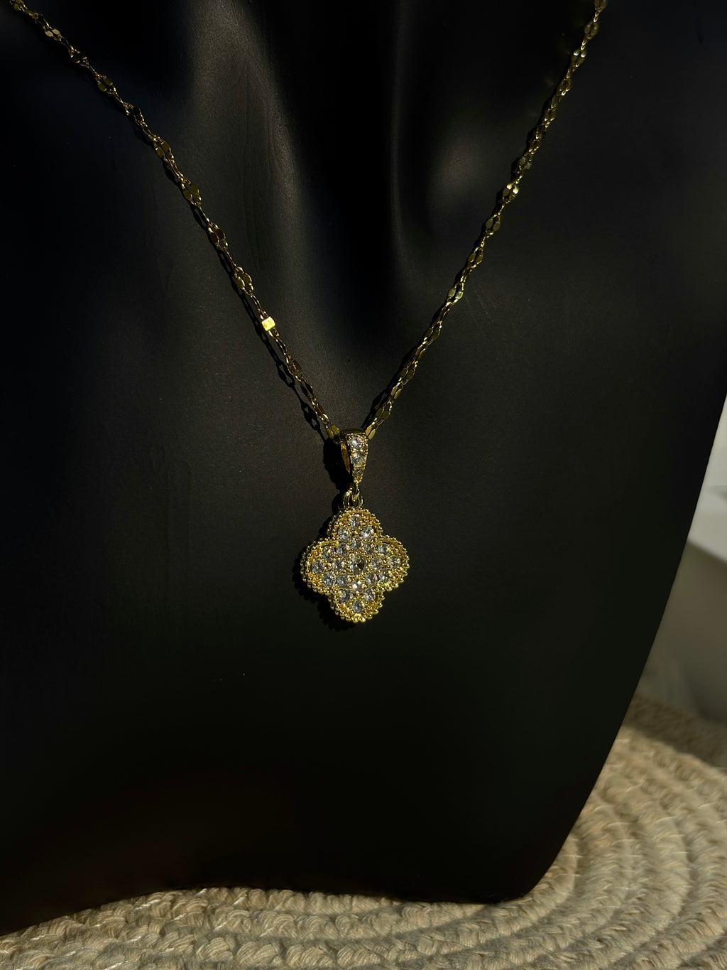 The Solstice Clover Necklace - Gold