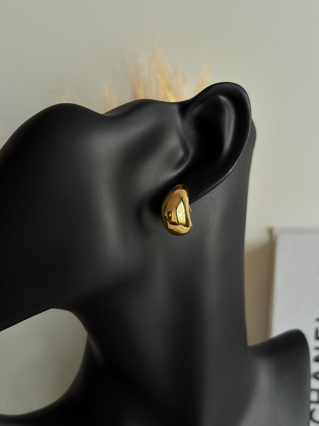 The Luna Curve Studs
