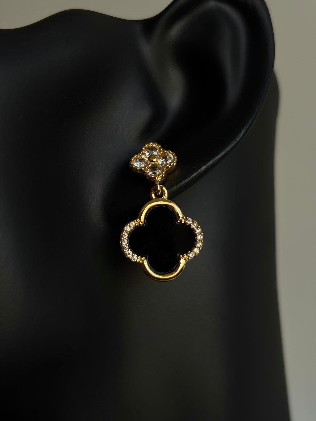 The Clover Radiance Set - Black