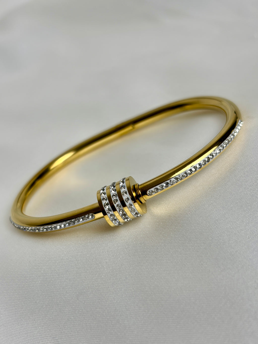 The Aurelia Interlock Bracelet
