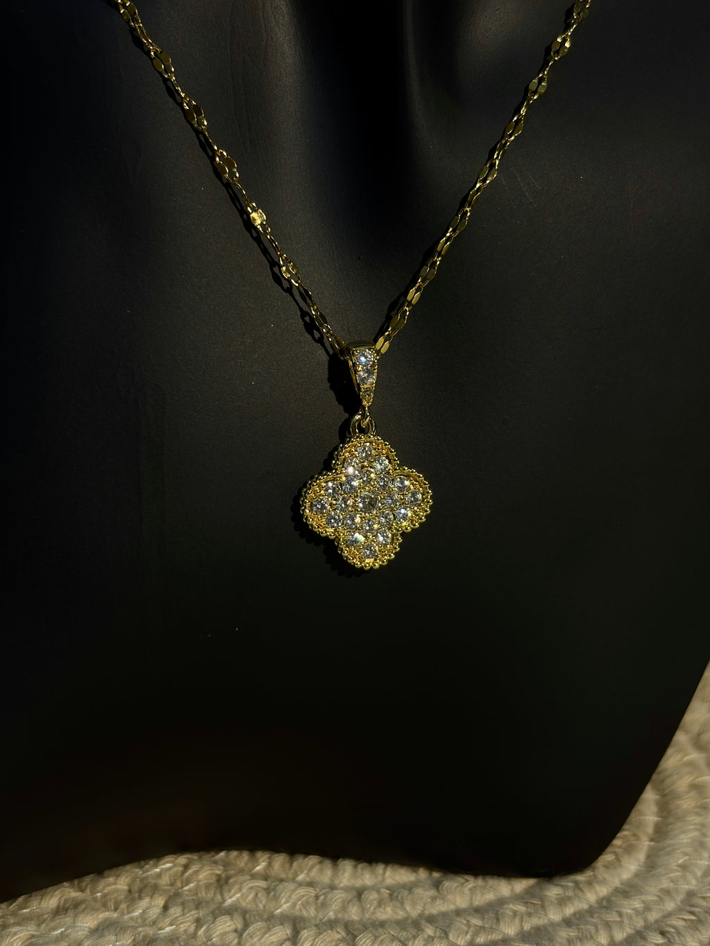 The Solstice Clover Necklace - Gold
