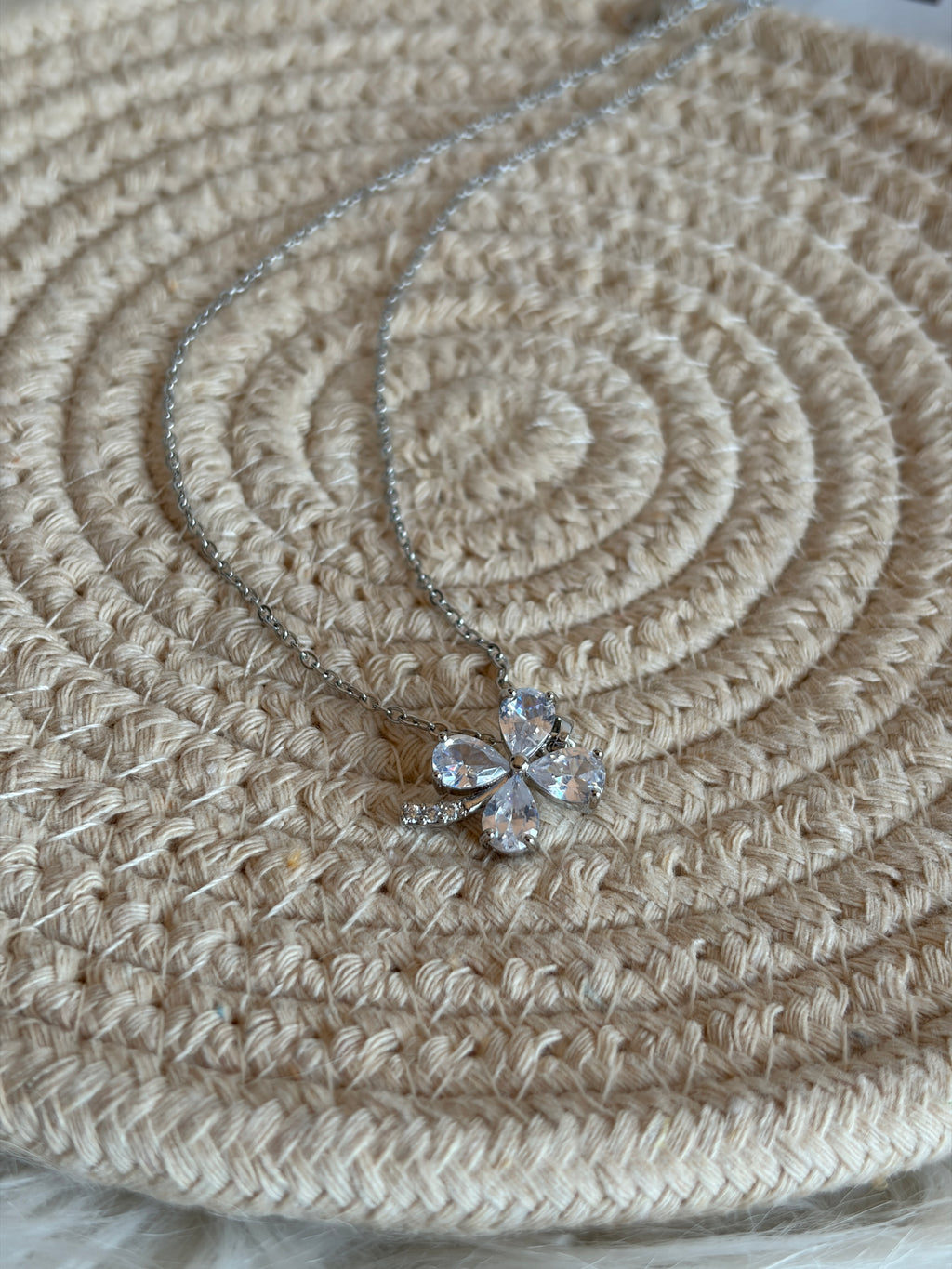The Verdant Grace Necklace